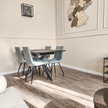 Geli Homes L1 - 2X Zimmer, 2X Kingsize Bett, 1 Bis 4 Personen, Parkplatz, Tv, Wifi, Top Kueche, Kaffee, Tee Люнен Екстер'єр фото